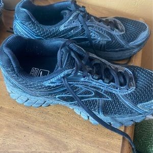 Brooks Adrenaline 15 - good condition